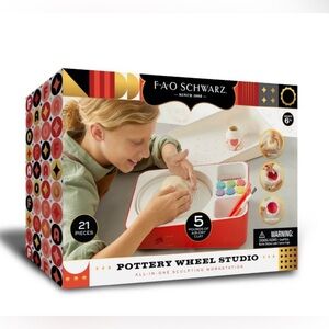 FAO Schwarz Pottery Wheel Studio ALL IN ONE Sculpting Workstation